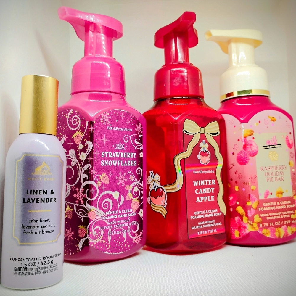 Bath & Body Works Bathroom Spray & Foaming Hand Soap Holiday Scents(PICK ANY 5!) - Picture 4 of 5